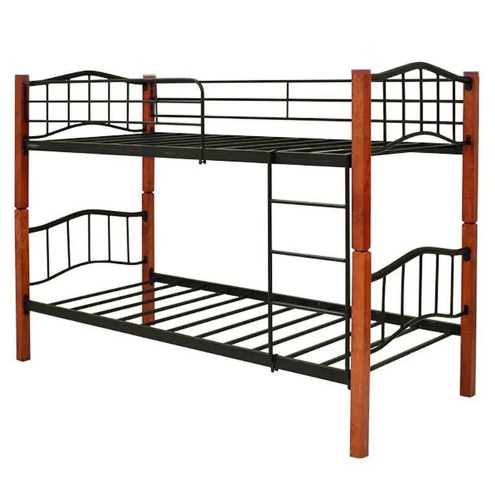 Literas resistentes de metal y madera con estructura negra y postes de madera, provistas de una escalera entre las camas. Diseño sencillo y moderno.