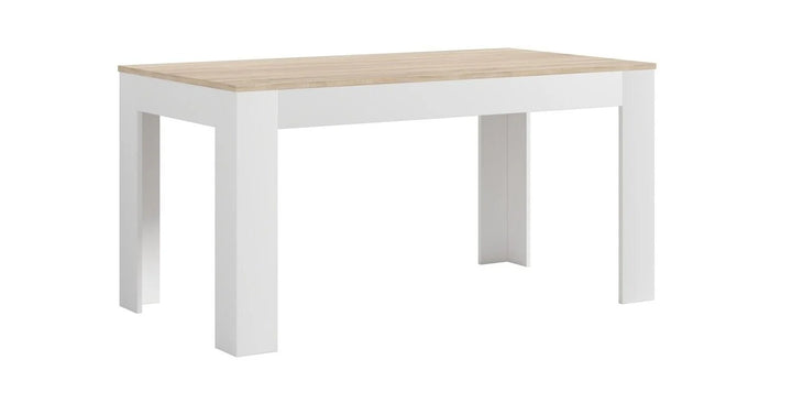 Una mesa de comedor rectangular moderna con tablero de madera clara y patas blancas. Diseño sencillo y minimalista que transmite un estilo limpio y contemporáneo.
