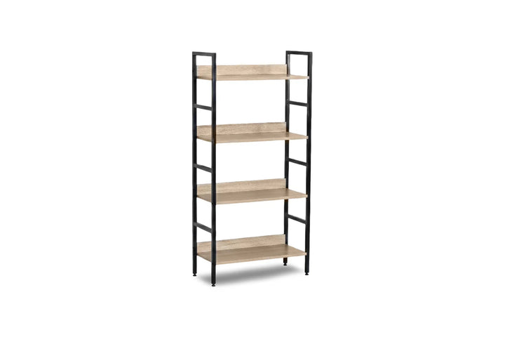 Estantería alta con cinco estantes de madera clara y estructura de metal negro, situada sobre un fondo blanco liso. Diseño sencillo y moderno.