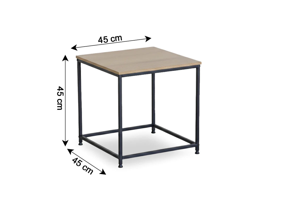 Mesa cuadrada con tablero de madera clara y patas de metal negro. Las dimensiones indicadas son de 45 cm en todos los lados, lo que le confiere un diseño minimalista y funcional.