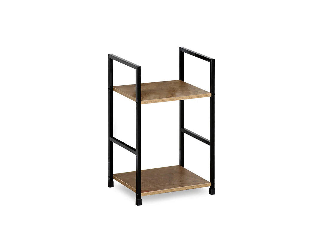 Estantería de madera de dos niveles con estructura de metal negro, de diseño minimalista. Los estantes superiores e inferiores de madera ofrecen un espacio de almacenamiento amplio y elegante.
