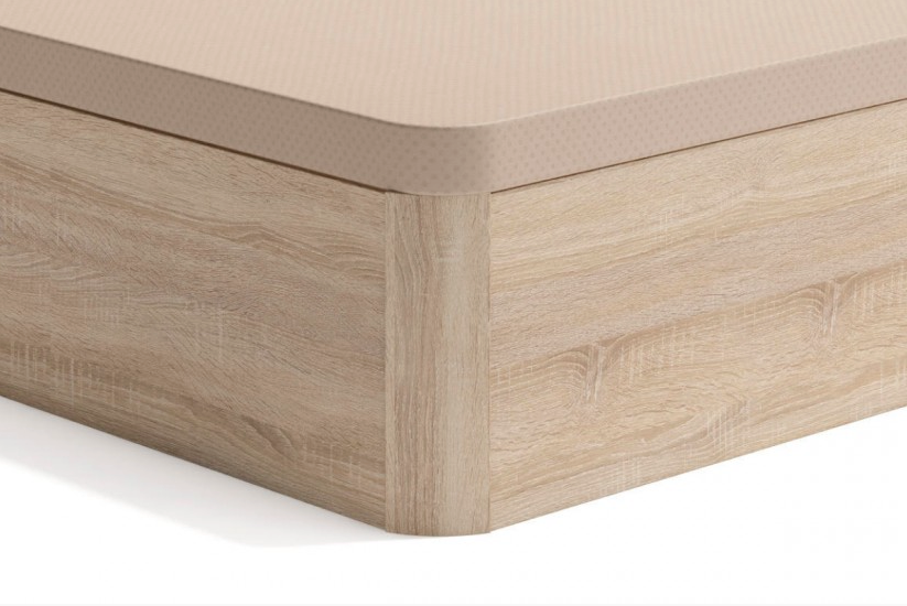 Canapé con una tapa lisa de color beige. El veteado de la madera le da un toque natural. El estilo general es minimalista y moderno.