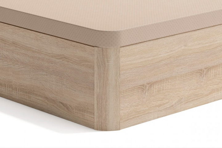 Canapé con una tapa lisa de color beige. El veteado de la madera le da un toque natural. El estilo general es minimalista y moderno.